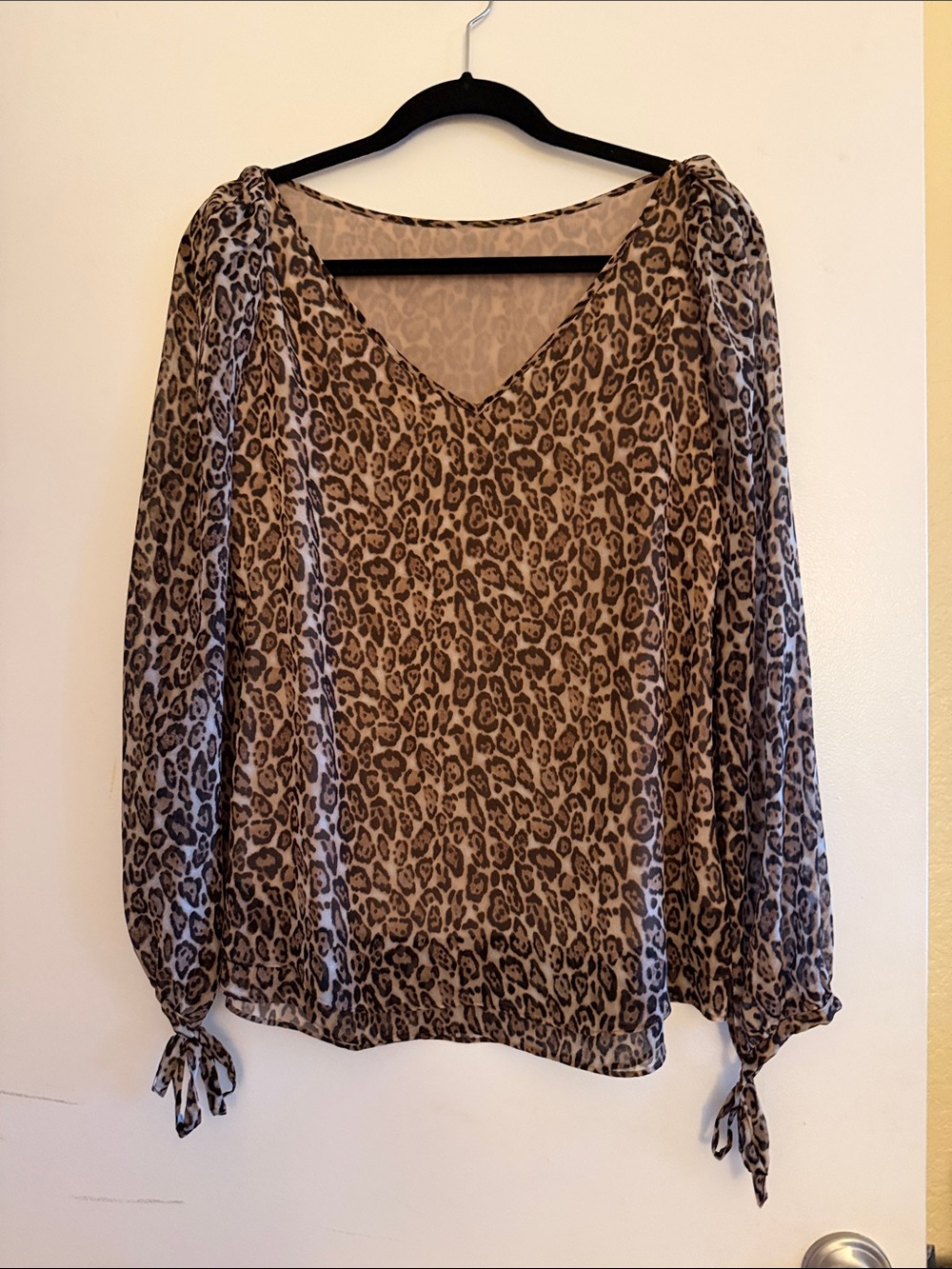 White Mountain Leopard Print V-Neck Blouse - Brown/Tan